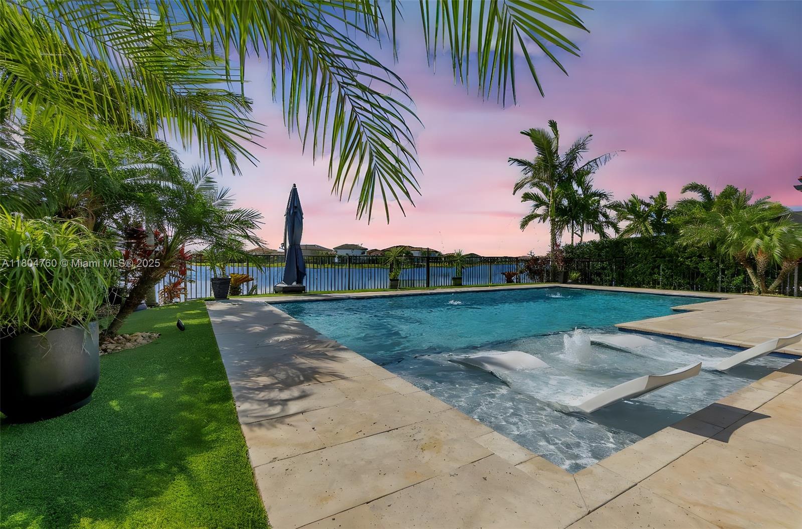 8575 Baypoint Cir