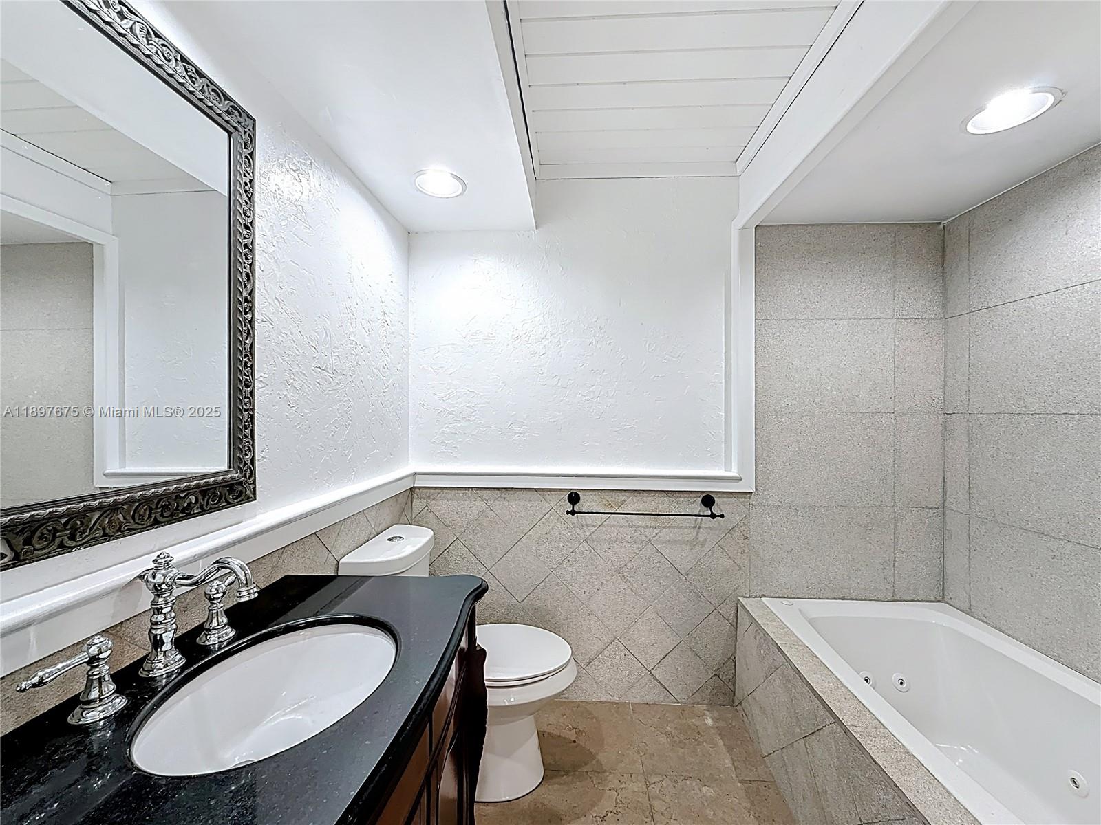 OCEAN REEF SHORES - Residential