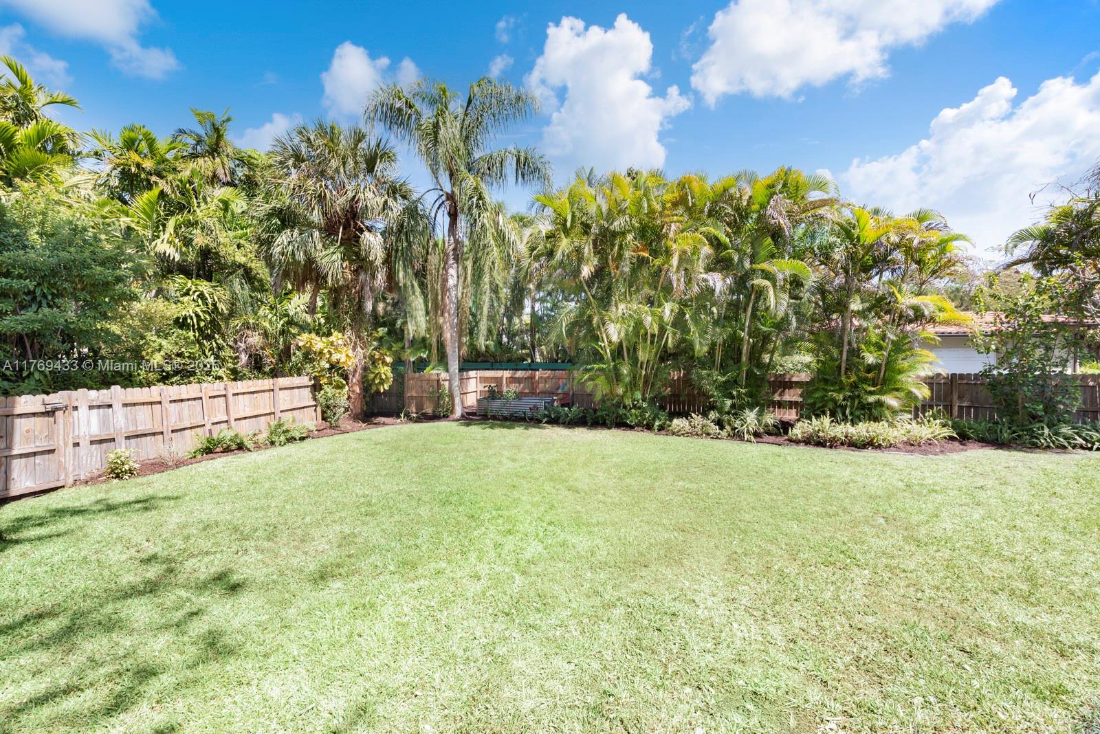 MIAMI SHORES SEC 8 REV - Residential