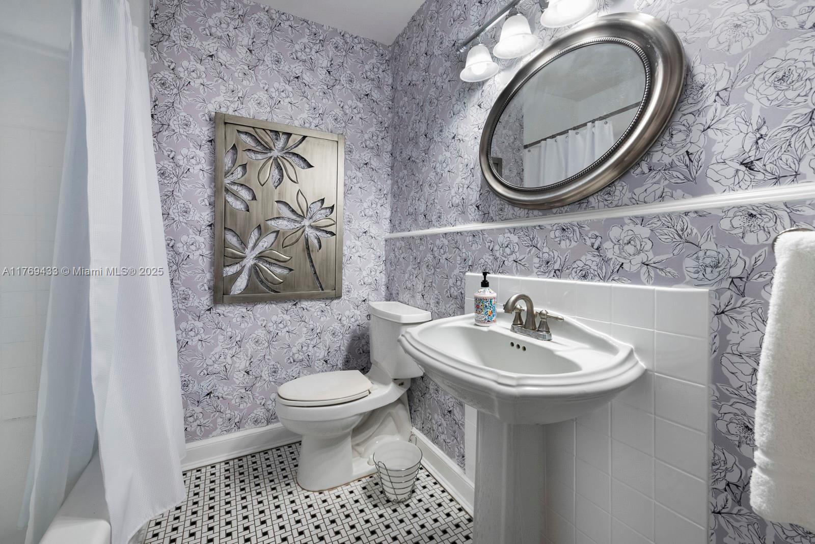 MIAMI SHORES SEC 8 REV - Residential