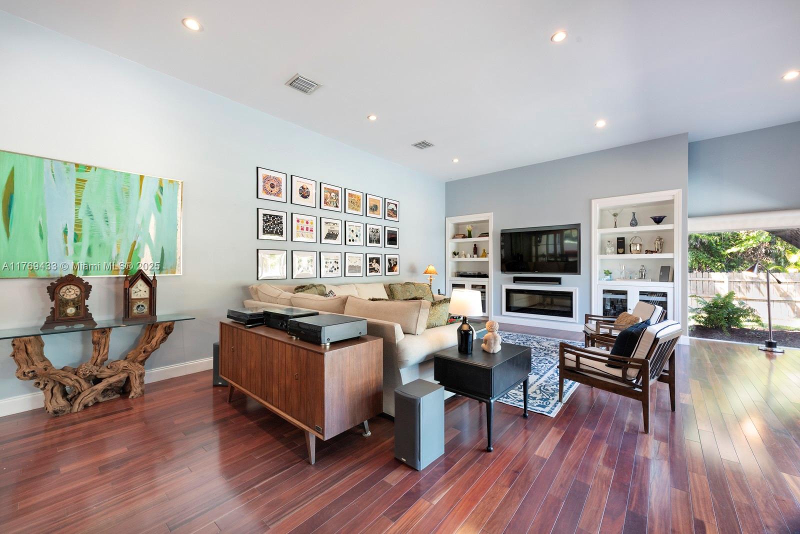 MIAMI SHORES SEC 8 REV - Residential