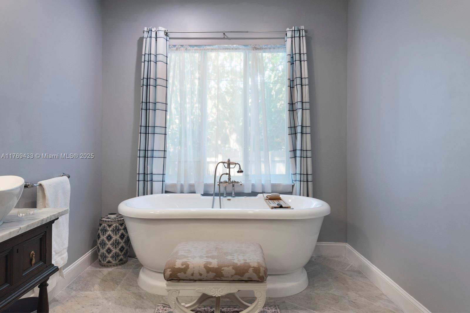 MIAMI SHORES SEC 8 REV - Residential