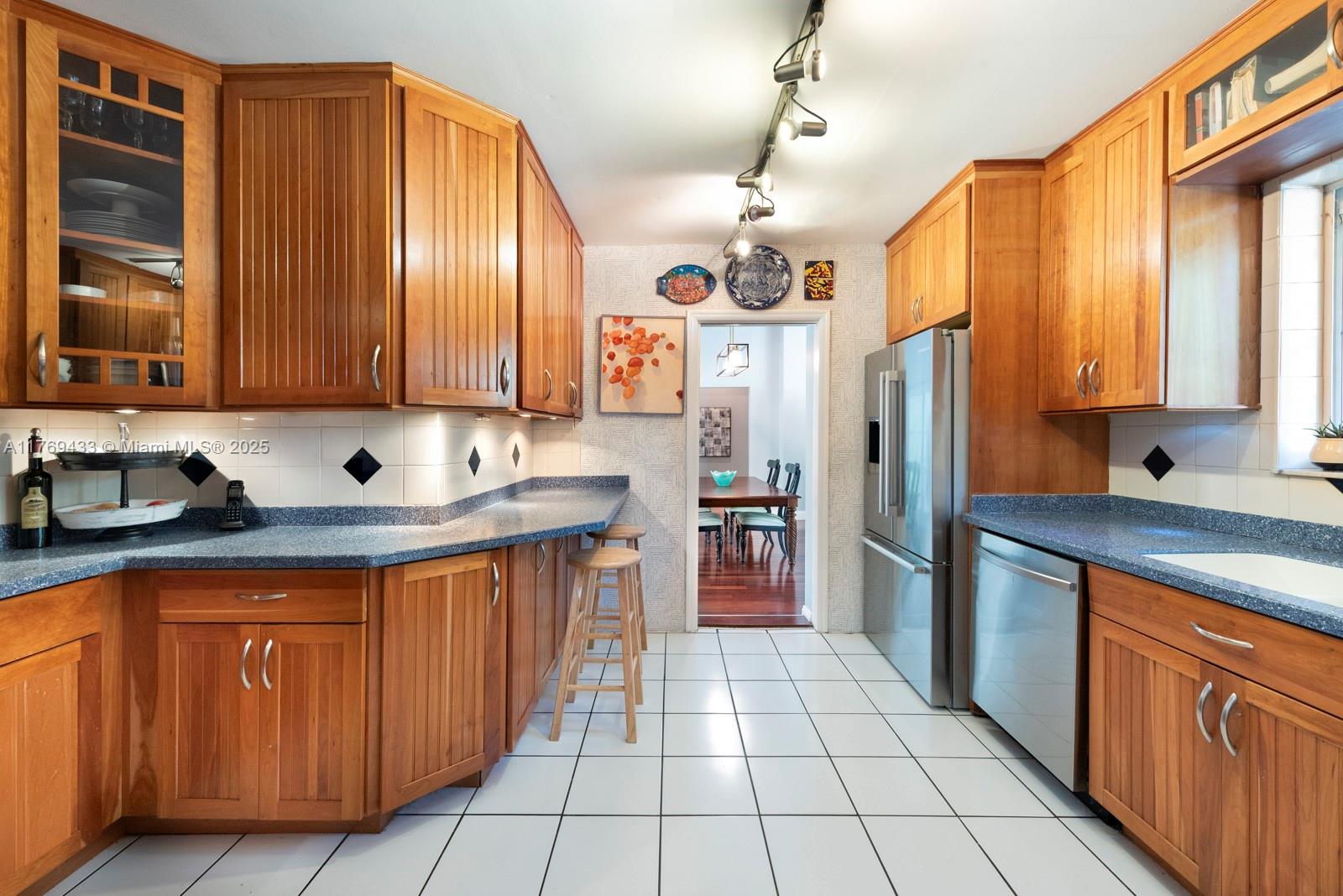 MIAMI SHORES SEC 8 REV - Residential