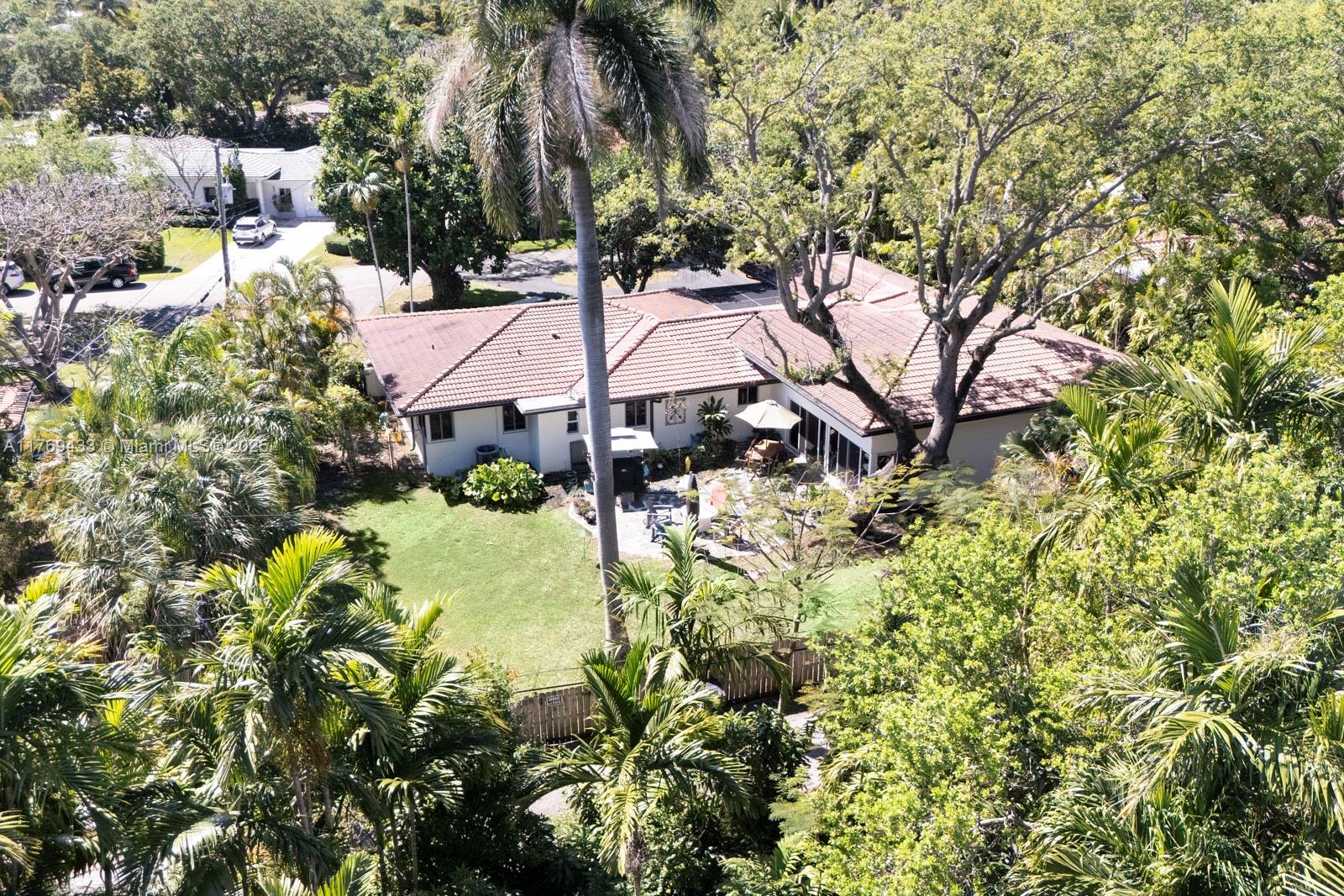 MIAMI SHORES SEC 8 REV - Residential