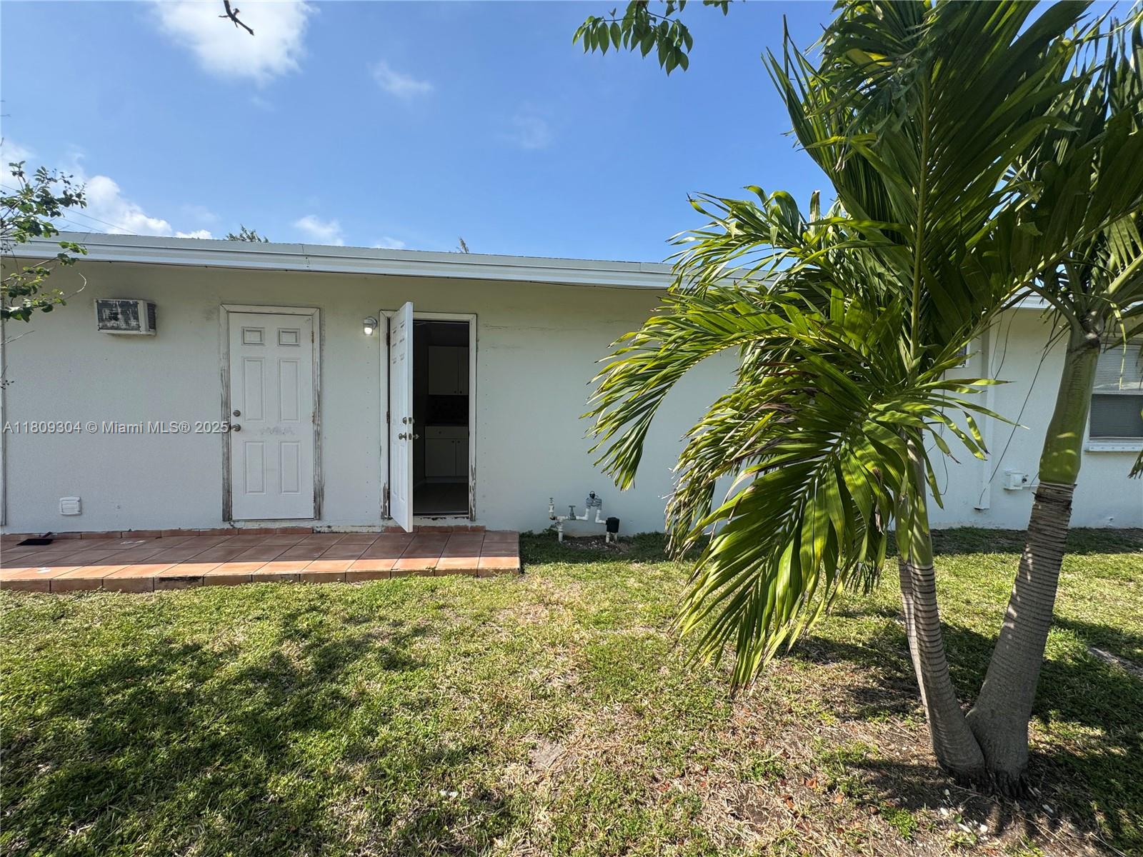 1325 Se 22nd Ave 1, Pompano Beach, Broward County, Florida - 1 Bedrooms  
1 Bathrooms - 
