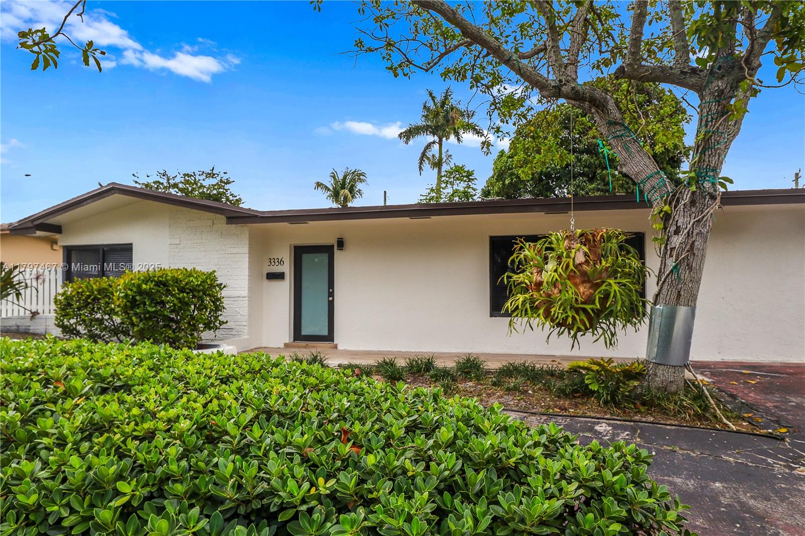 Address Not Disclosed, Hollywood, Broward County, Florida - 4 Bedrooms  
4 Bathrooms - 