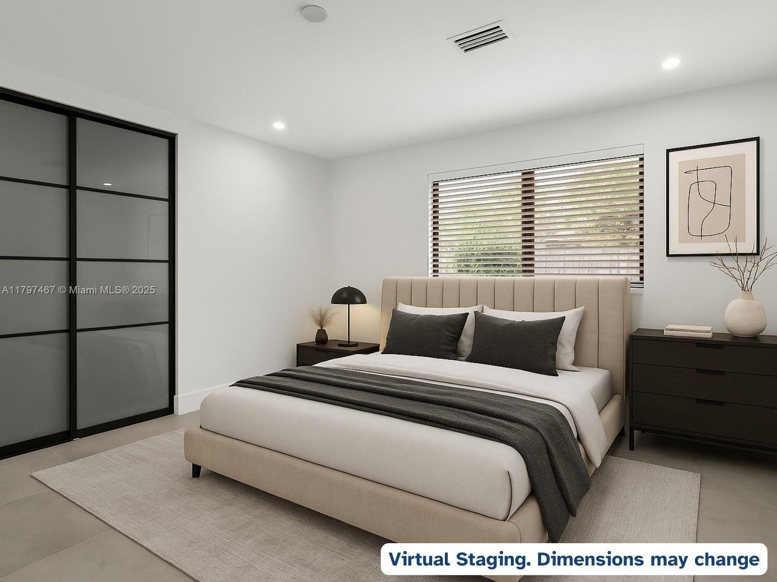 HOLLYWOOD HILLS - Residential