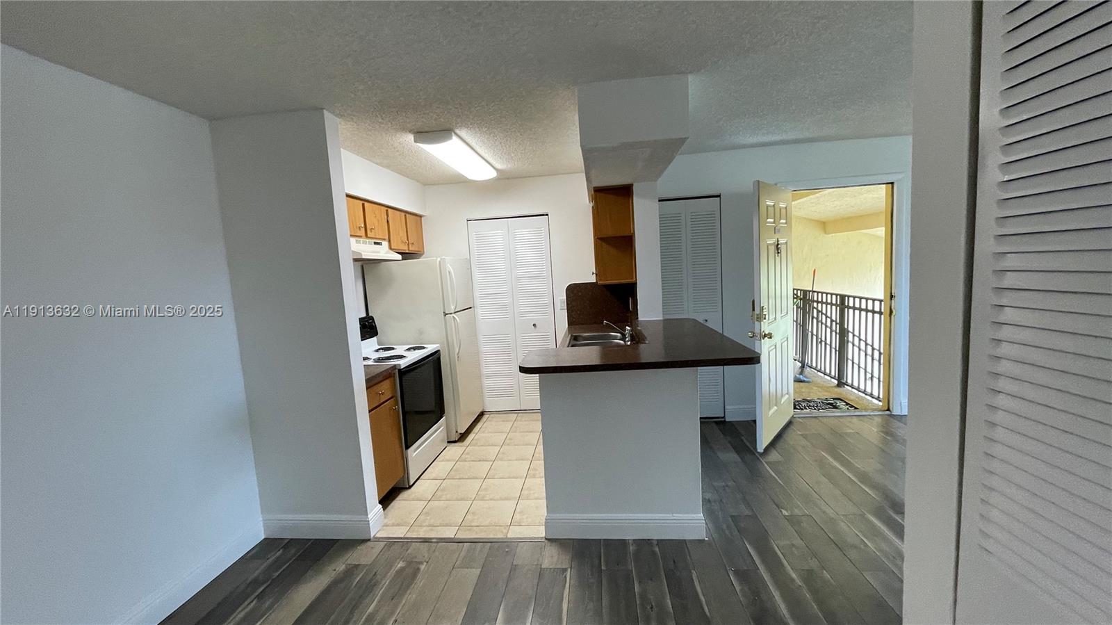 ROYAL POINCIANA CONDO - Residential Lease