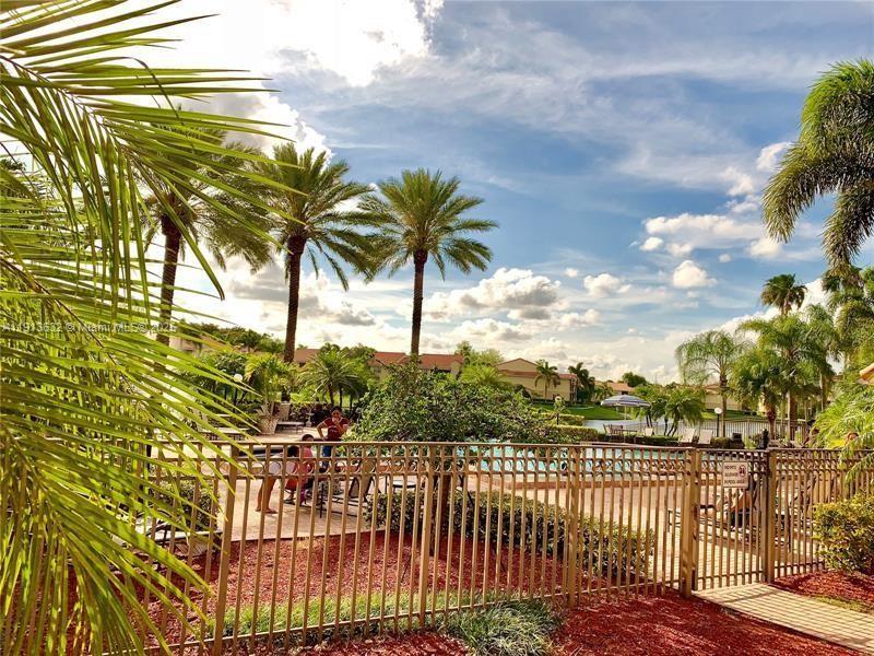 ROYAL POINCIANA CONDO - Residential Lease