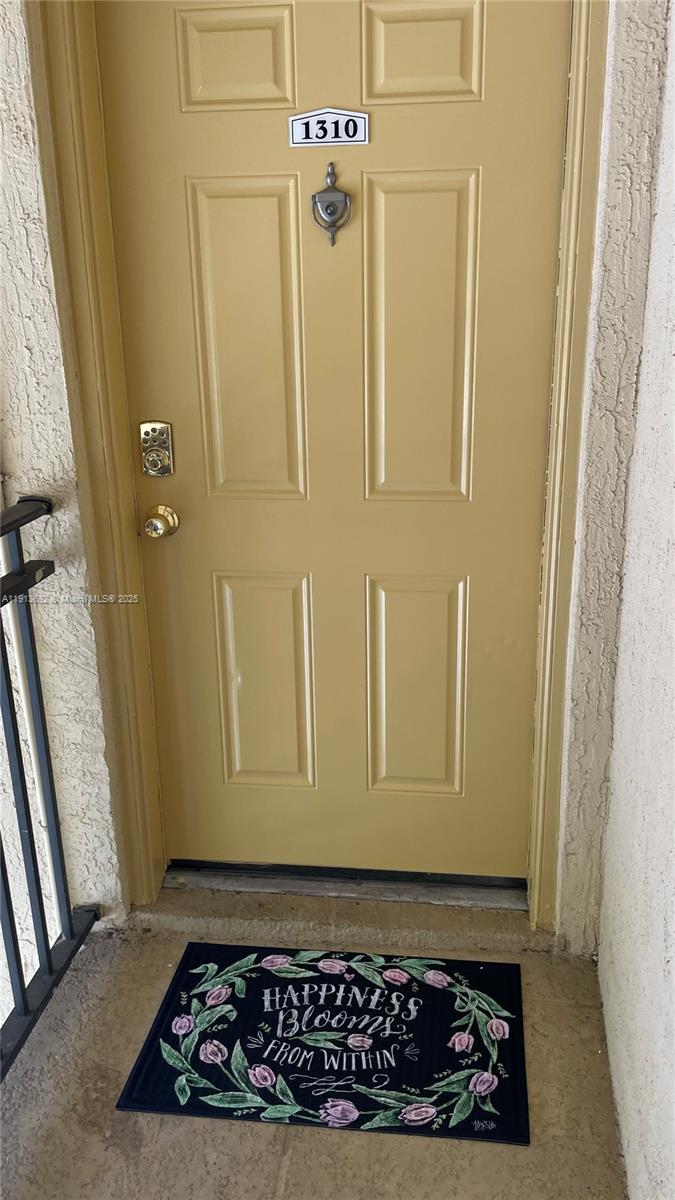 ROYAL POINCIANA CONDO - Residential Lease