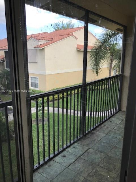 ROYAL POINCIANA CONDO - Residential Lease