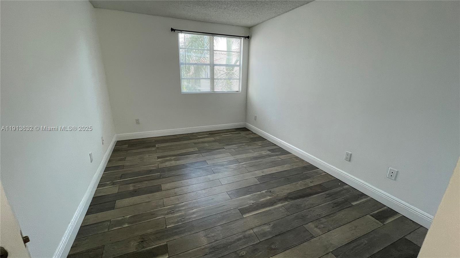 ROYAL POINCIANA CONDO - Residential Lease