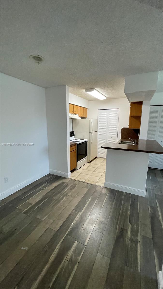 ROYAL POINCIANA CONDO - Residential Lease