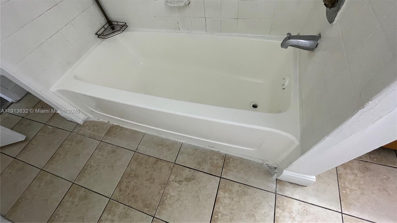 ROYAL POINCIANA CONDO - Residential Lease