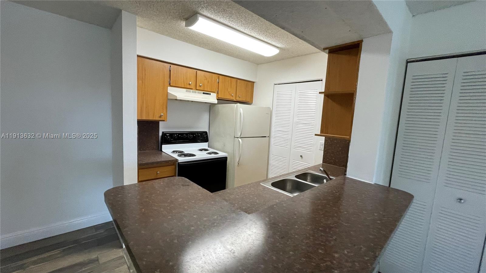 ROYAL POINCIANA CONDO - Residential Lease