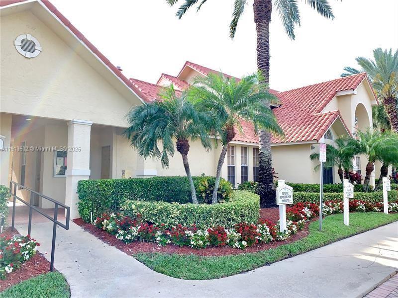 ROYAL POINCIANA CONDO - Residential Lease