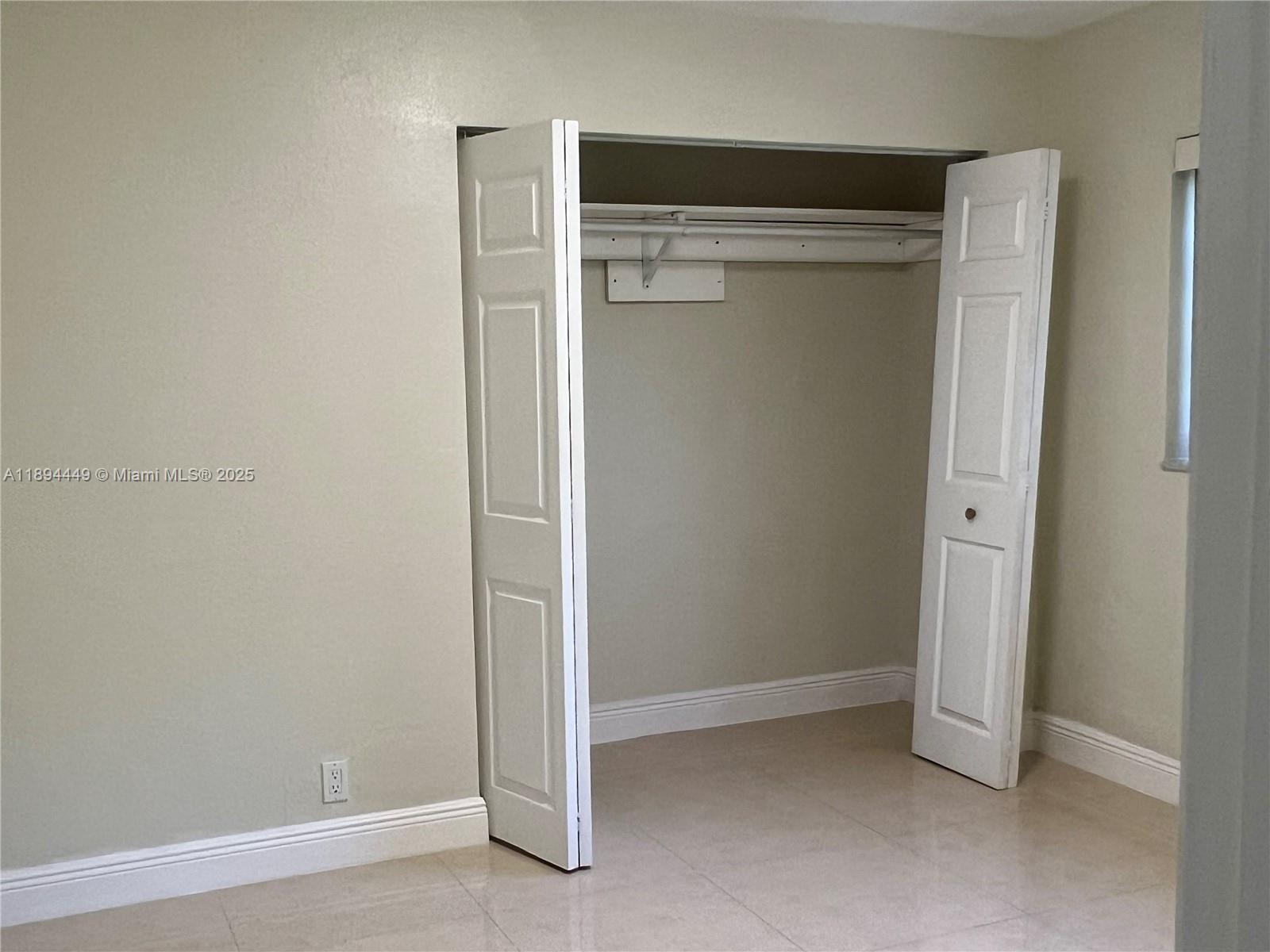 CORAL SPRINGS COUNTRY CLU - Residential Lease