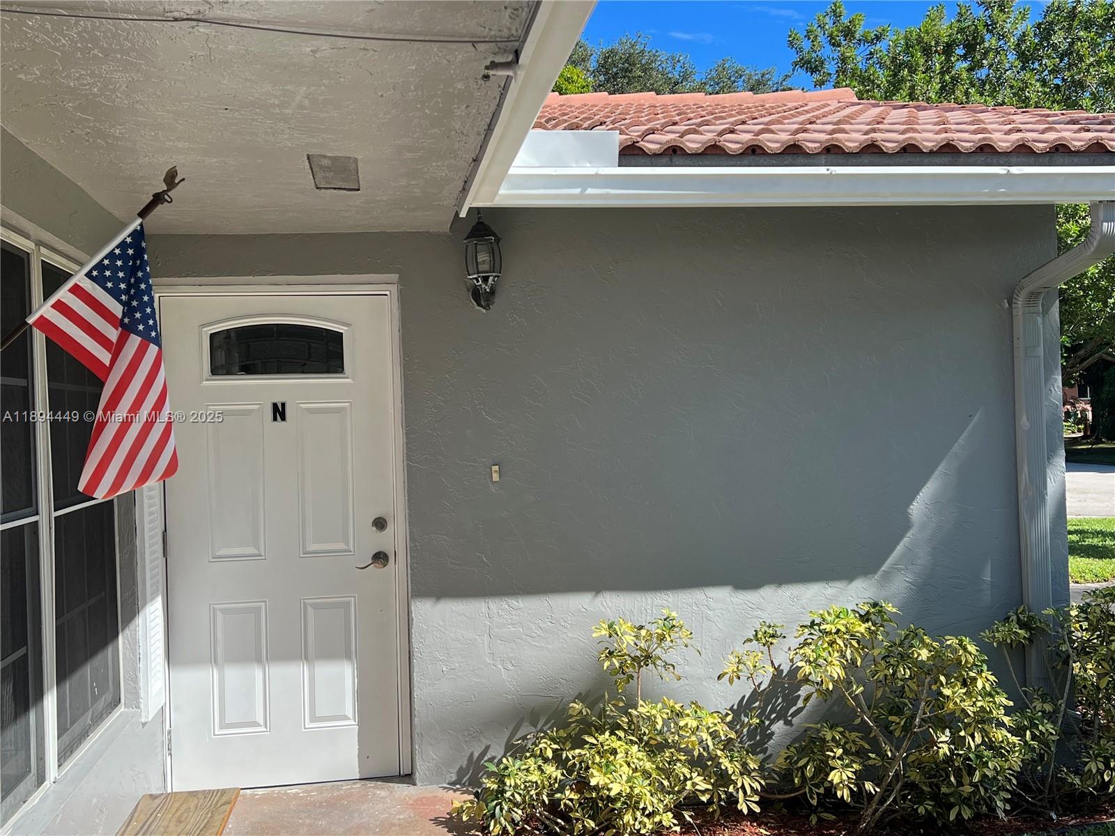 CORAL SPRINGS COUNTRY CLU - Residential Lease