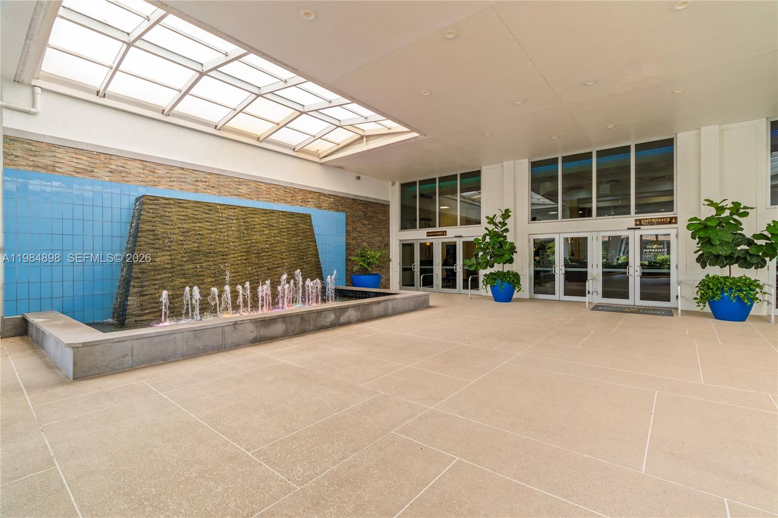 SOUTHAMPTON CONDOMINIUM - Residential