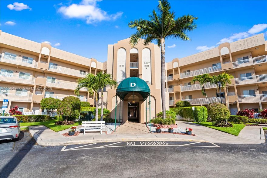 Beautifully maintained condo in highly sought after Southampton in Kings Point! This charming split-bedroom plan features abundant natural light, wood look flooring throughout the unit, and fresh white paint that creates a bright, modern feel. The eat-in kitchen offers stainless steel appliances and granite countertops, perfect for everyday living and entertaining.

Enjoy serene lake views from your screened-in patio, creating a peaceful retreat right at home. The spacious primary suite features a large closet, updated bathroom vanity, and shower. Additional conveniences include a washer and dryer inside the unit.

Southampton is a guard gated community with its own private community pool, offering both security and convenience. Located within  Kings Point a vibrant 55+ HOPA community, residents enjoy an exceptional lifestyle with amenities that include a state-of-the-art performing arts theater and digital cinema, world-class fitness center, indoor and outdoor pools and spas, tennis and pickleball, billard rooms, card rooms, arts and krafts, woodshop room and a wide variety of clubs, organizations, and social activities. Community bus service and air-conditioned transportation add ease and convenience, along with regular  engaging social events.