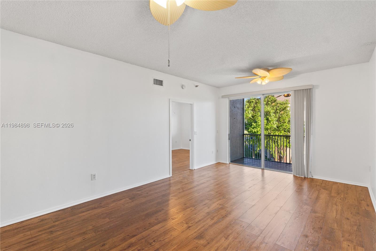 SOUTHAMPTON CONDOMINIUM - Residential