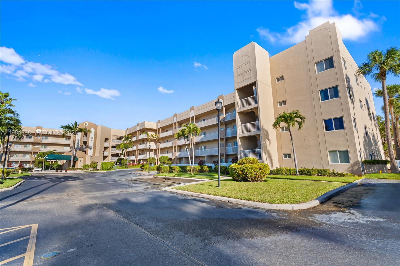 SOUTHAMPTON CONDOMINIUM - Residential