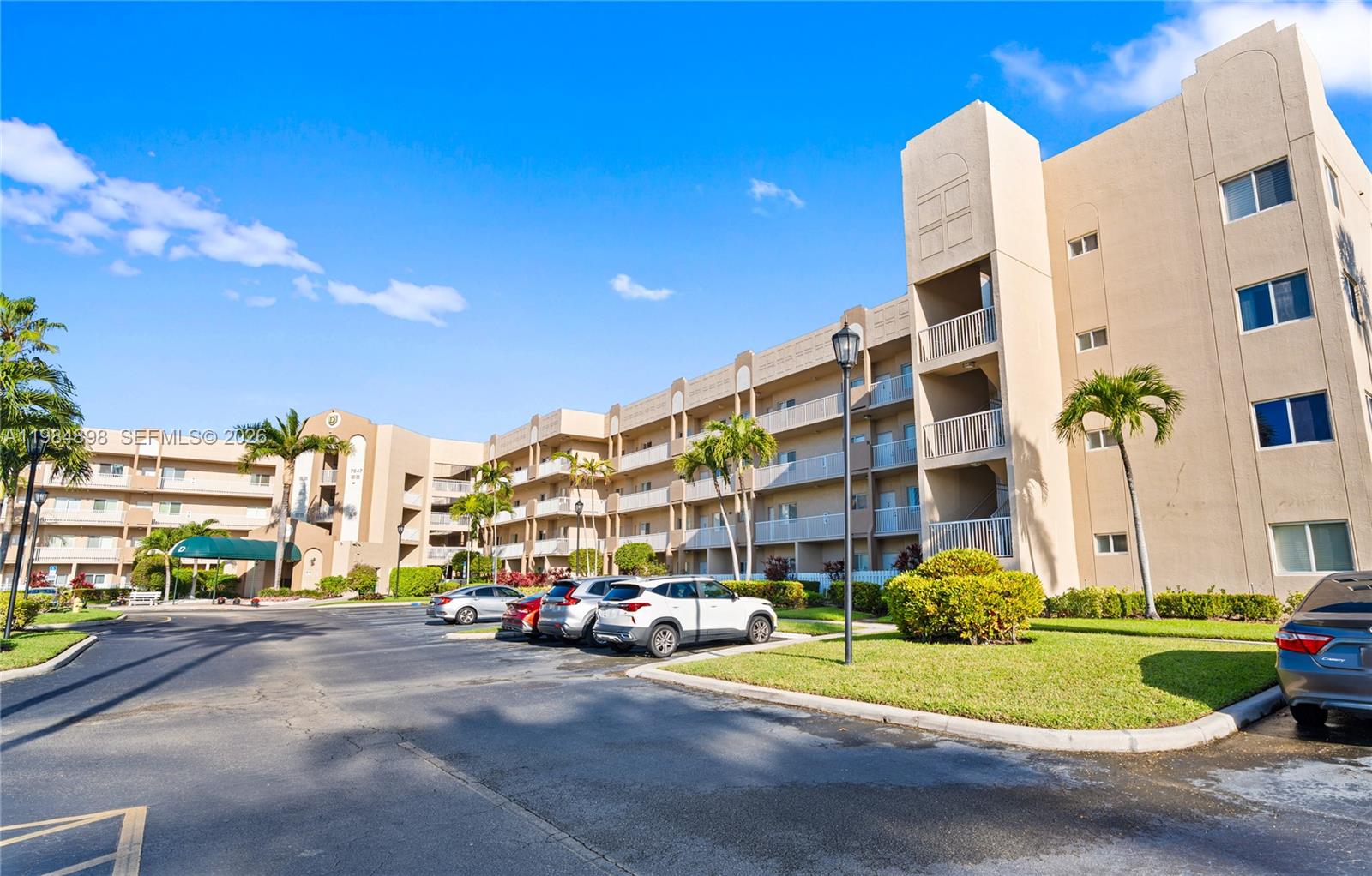 SOUTHAMPTON CONDOMINIUM - Residential