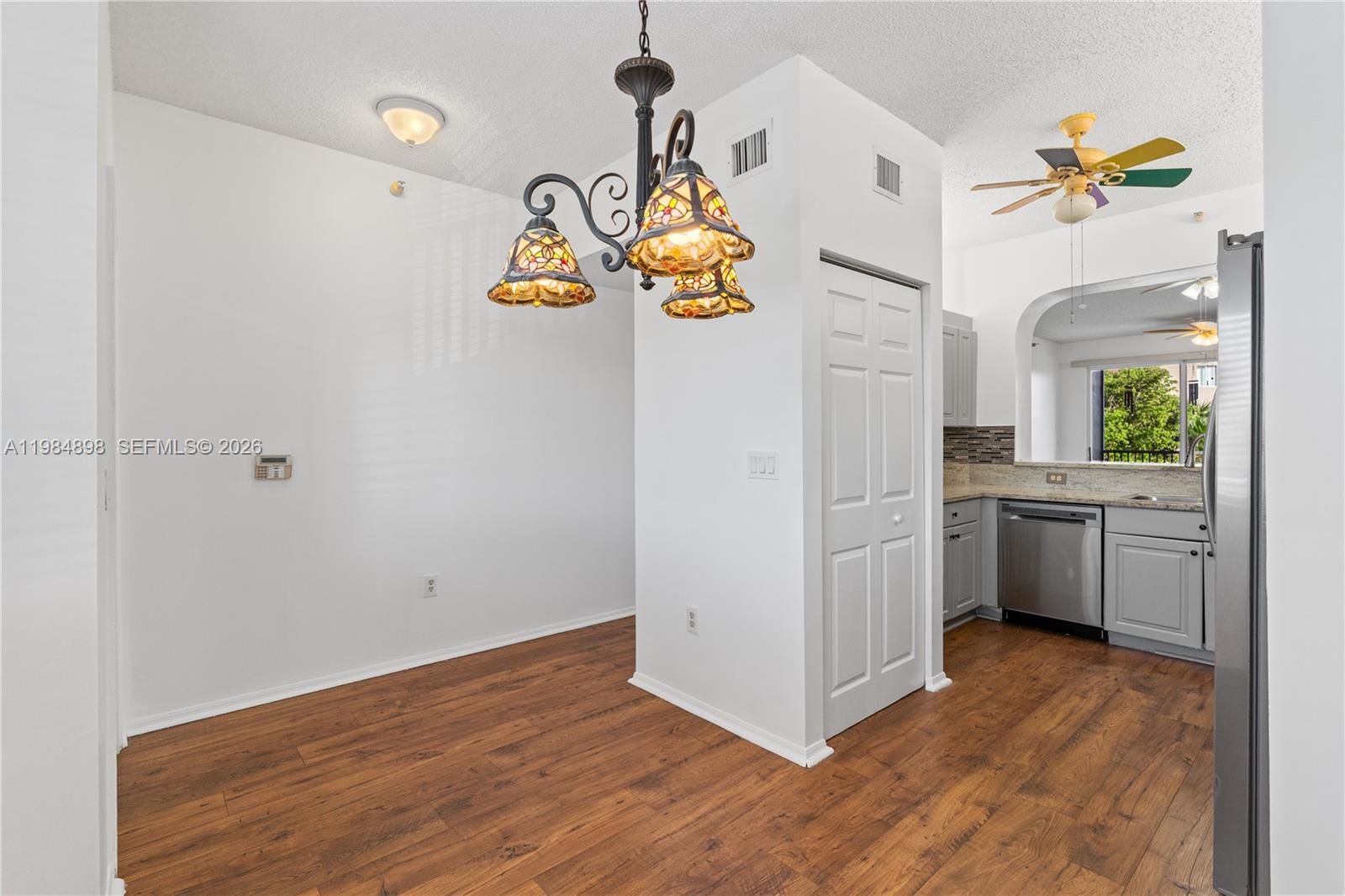 SOUTHAMPTON CONDOMINIUM - Residential