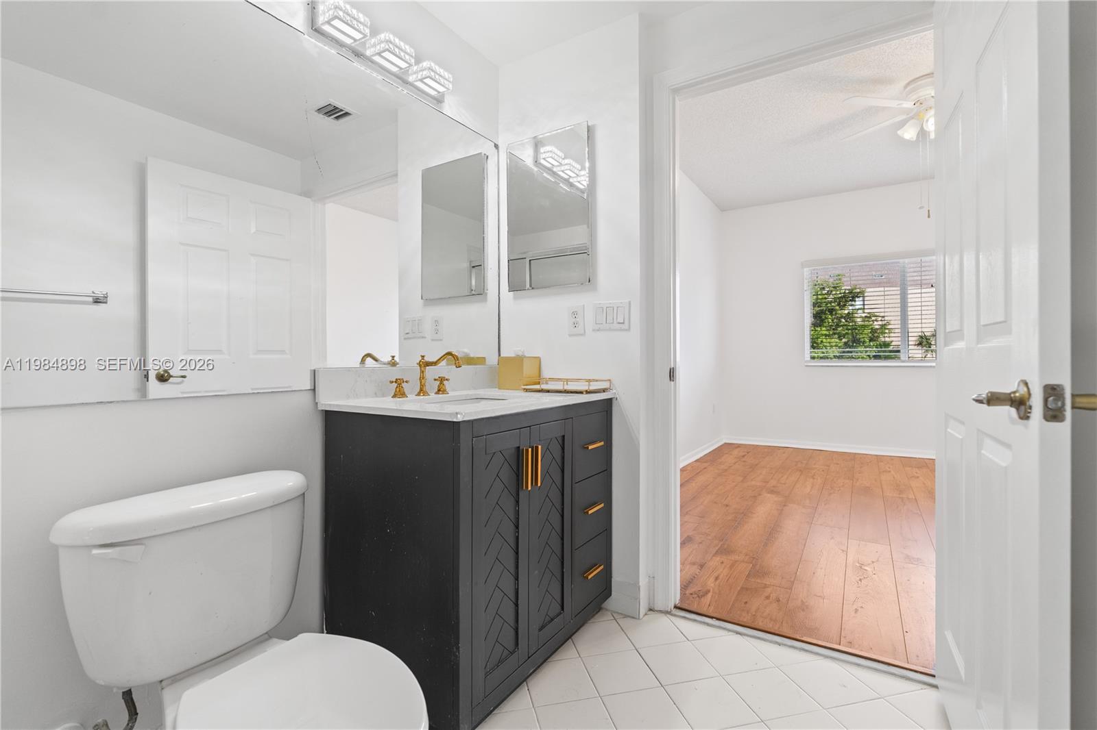 SOUTHAMPTON CONDOMINIUM - Residential