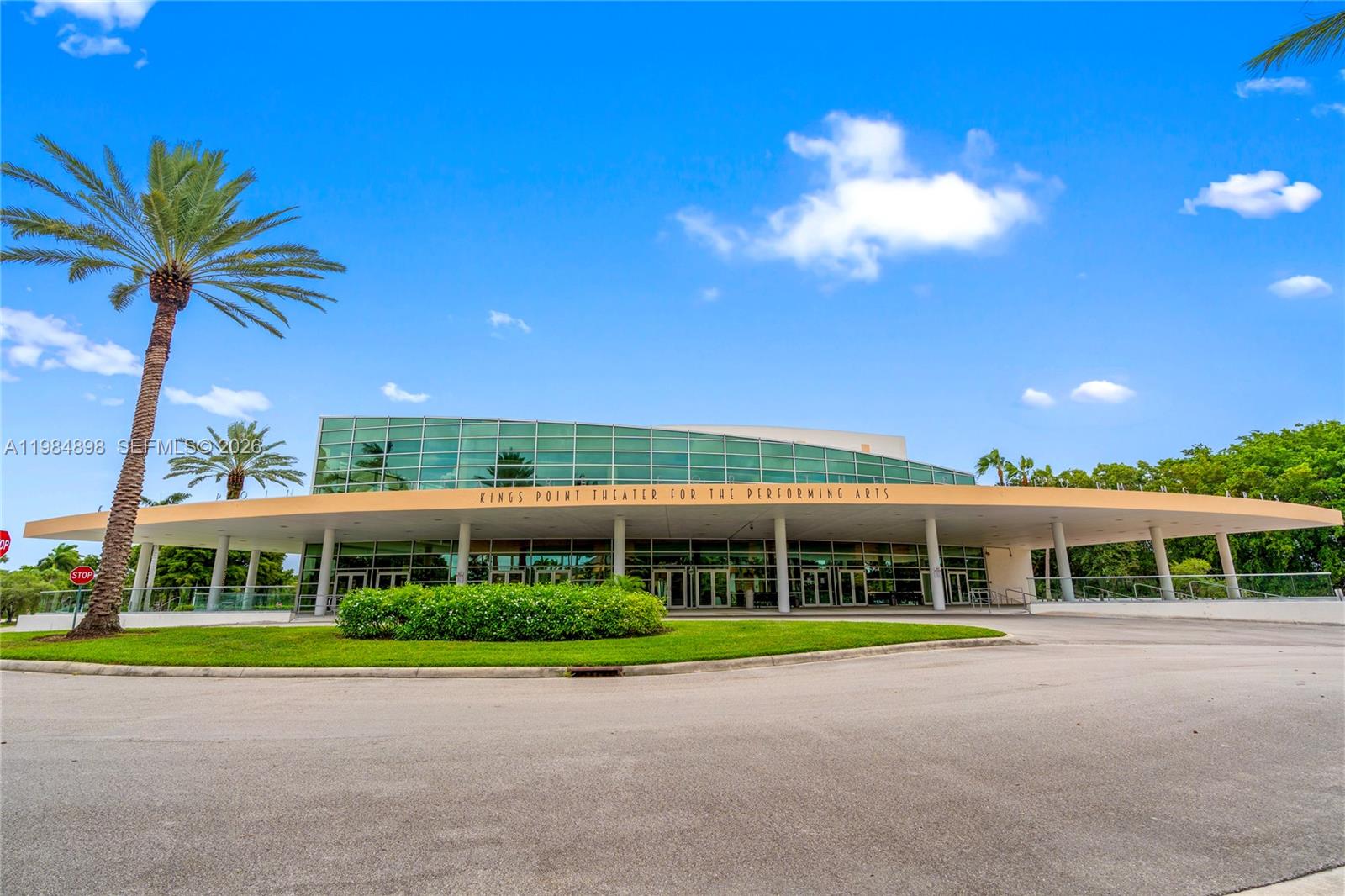 SOUTHAMPTON CONDOMINIUM - Residential