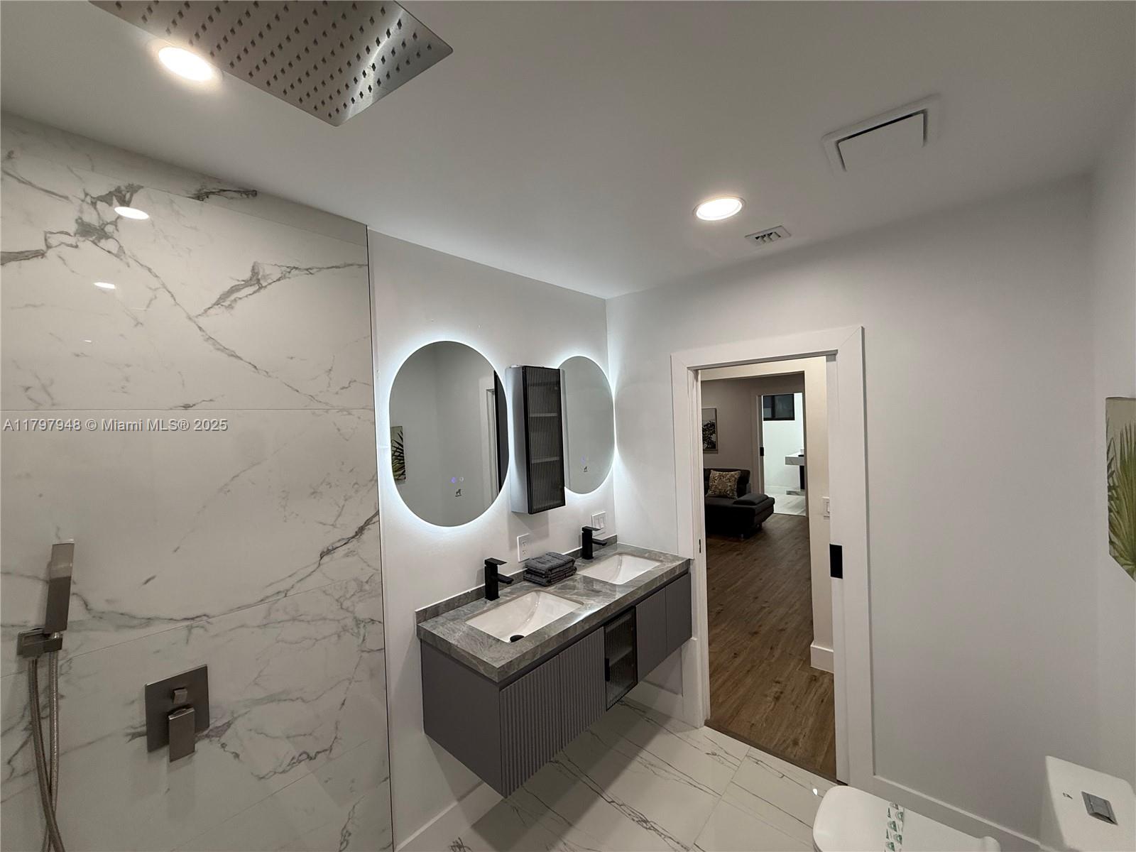 CENTRAL PARK - Residential