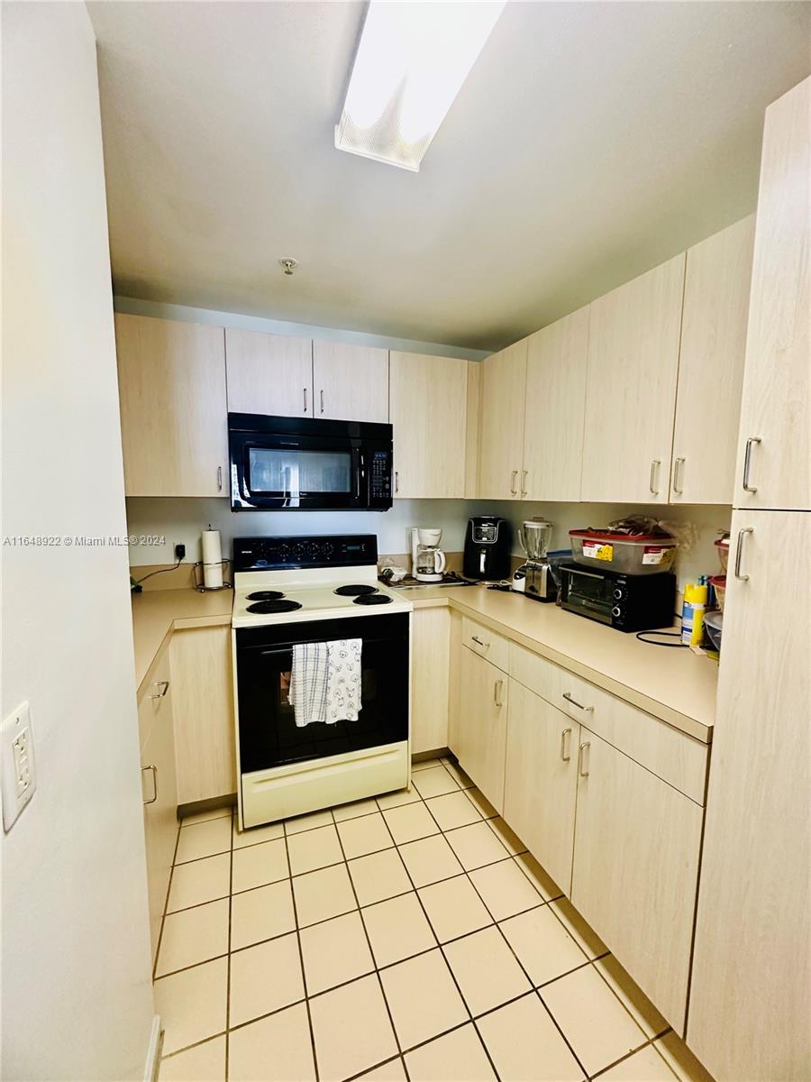 185 SE 14th Ter 1810