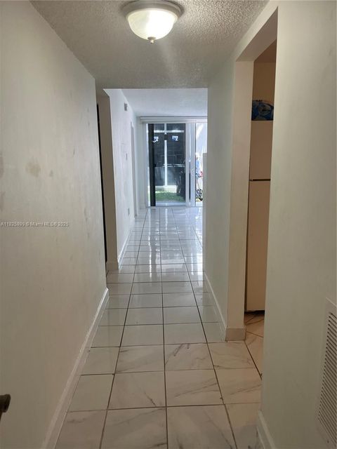 10000 NW 80th ct 2151 Hialeah Gardens FL 33016