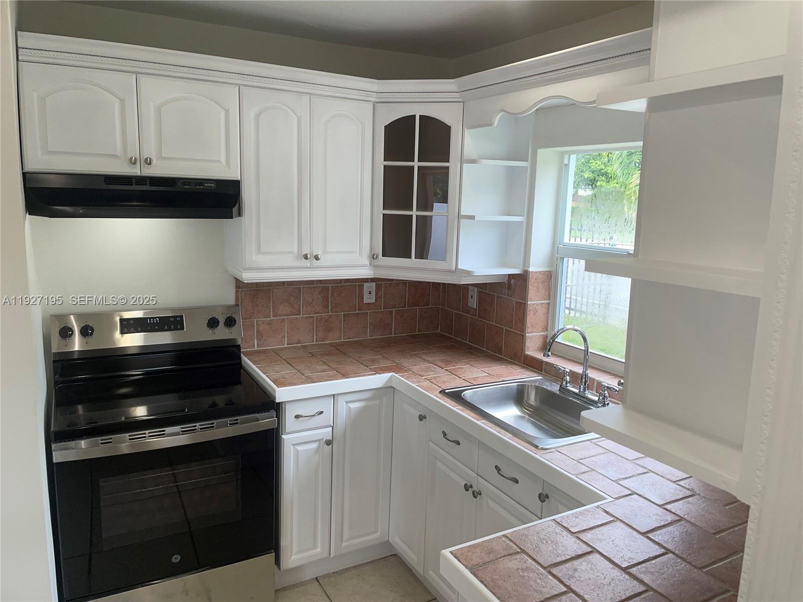 GREENGLADE VILLAS - Residential Lease