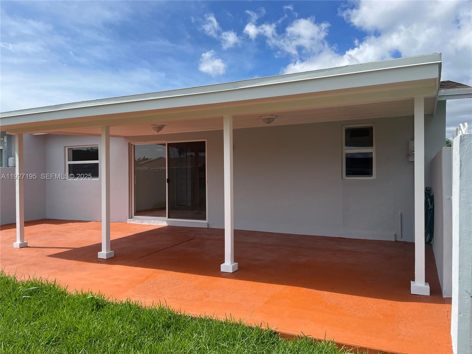 GREENGLADE VILLAS - Residential Lease