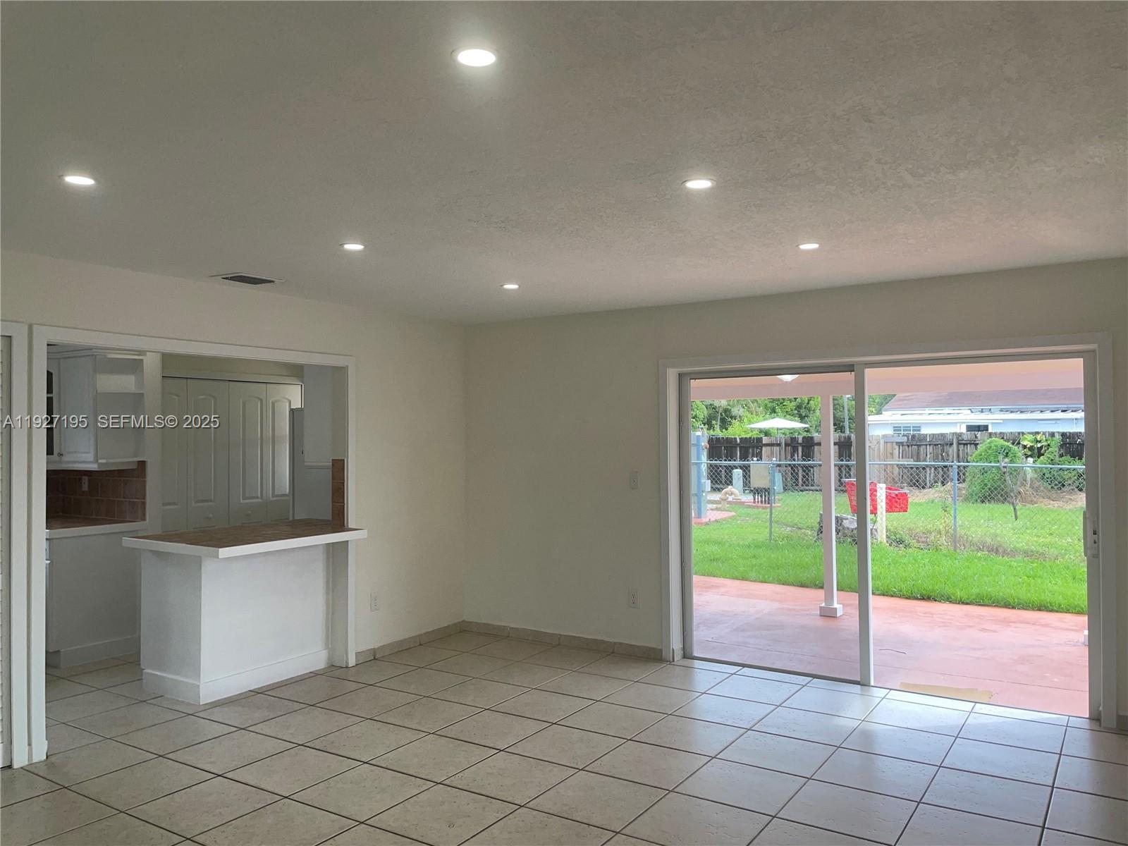 GREENGLADE VILLAS - Residential Lease