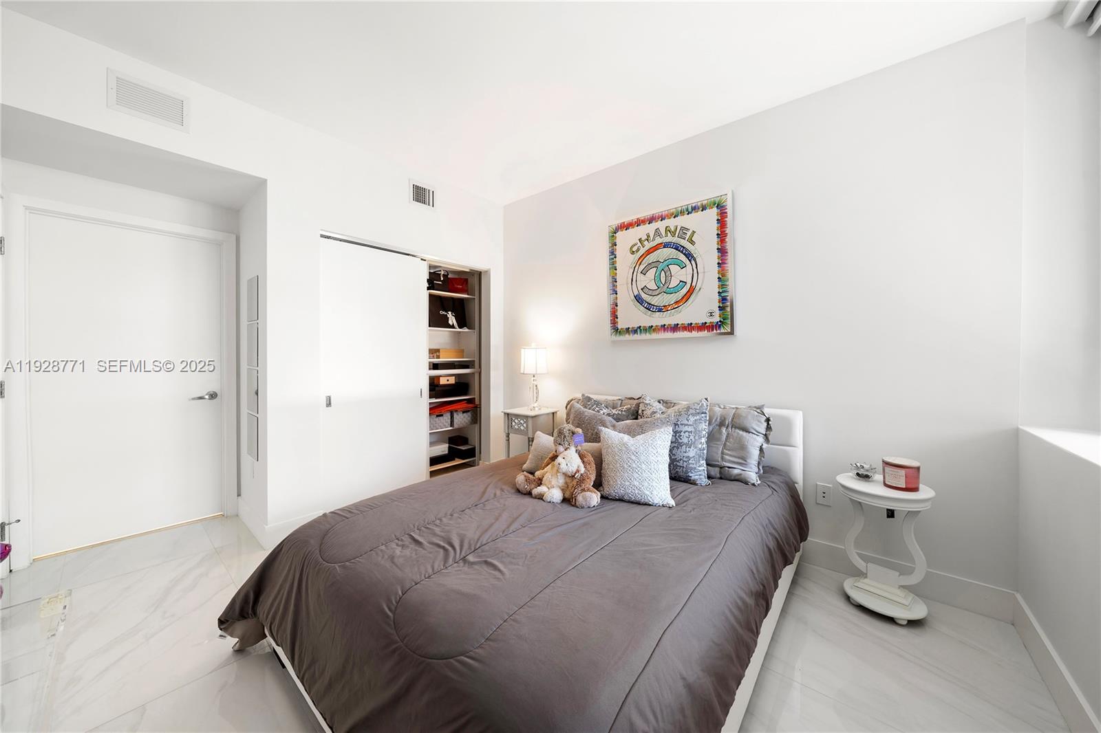 THE HARBOUR NORTH CONDO - Residential