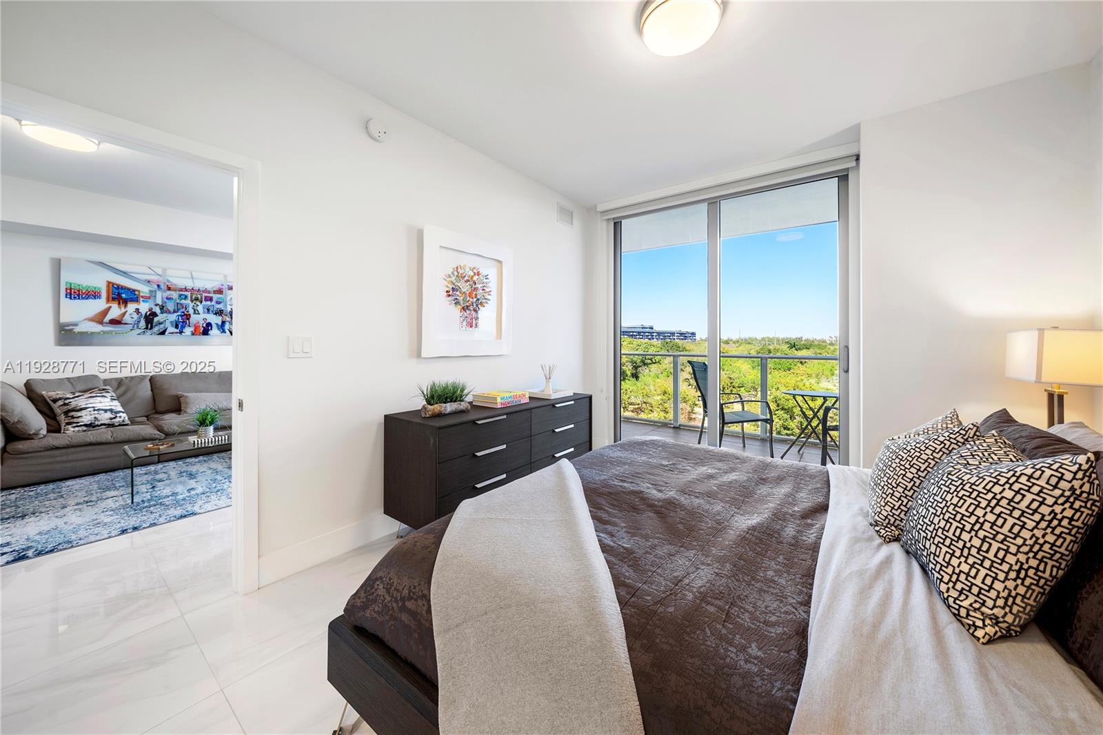 THE HARBOUR NORTH CONDO - Residential