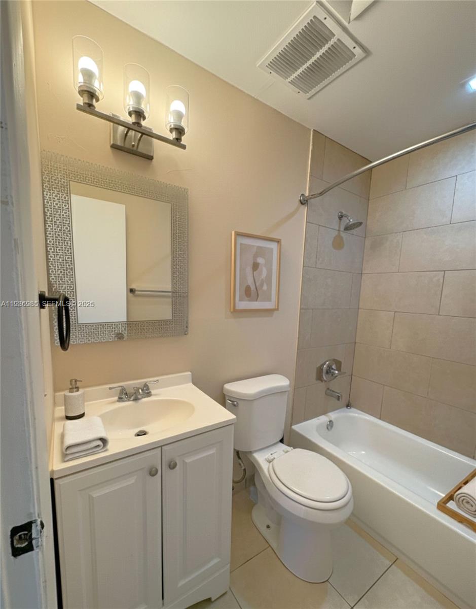 HIALEAH 11TH ADDN - Residential Lease