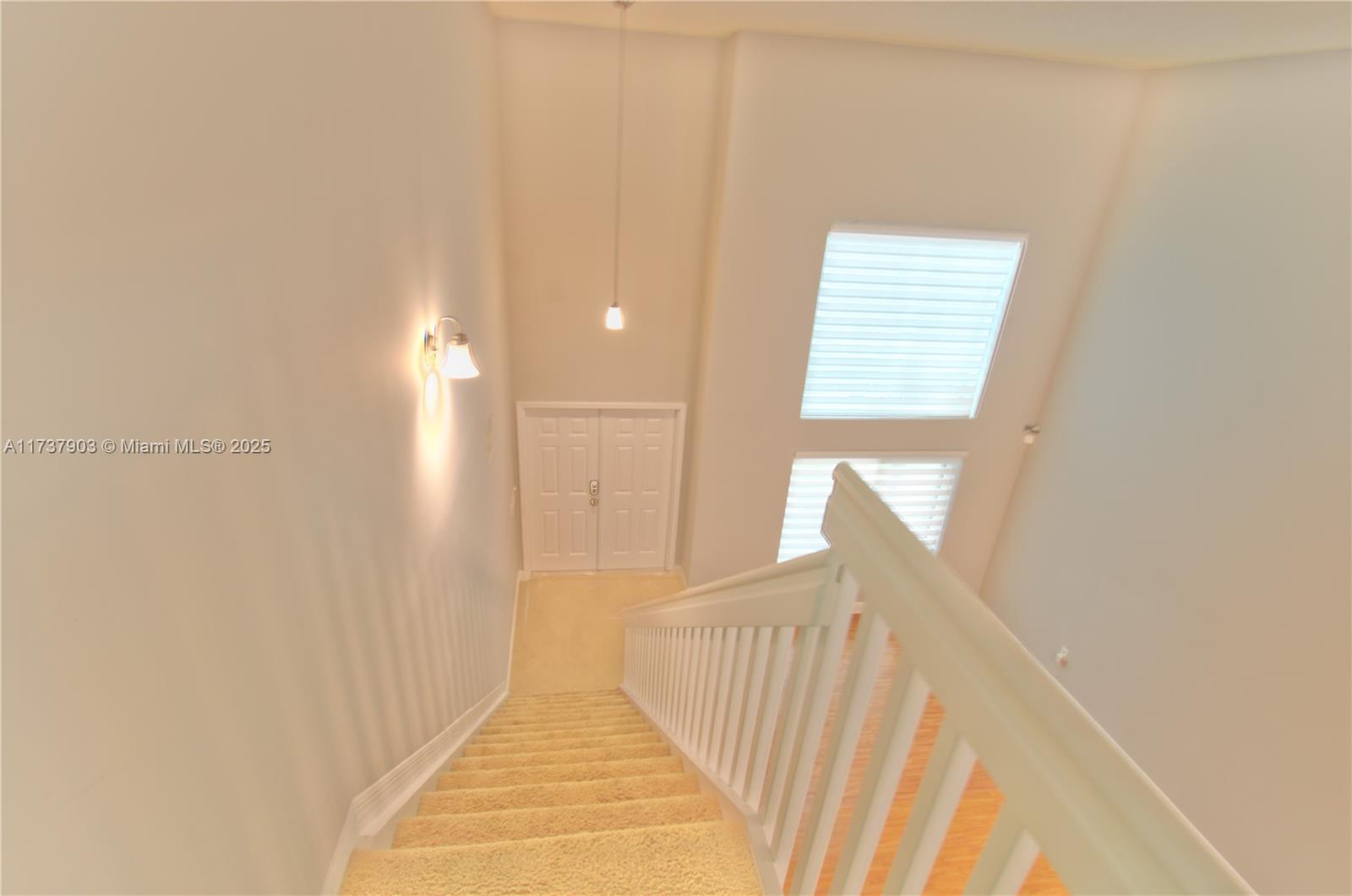 20 Gables Blvd