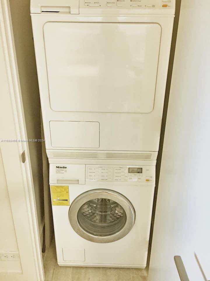 2399 COLLINS AVENUE - Residential Lease