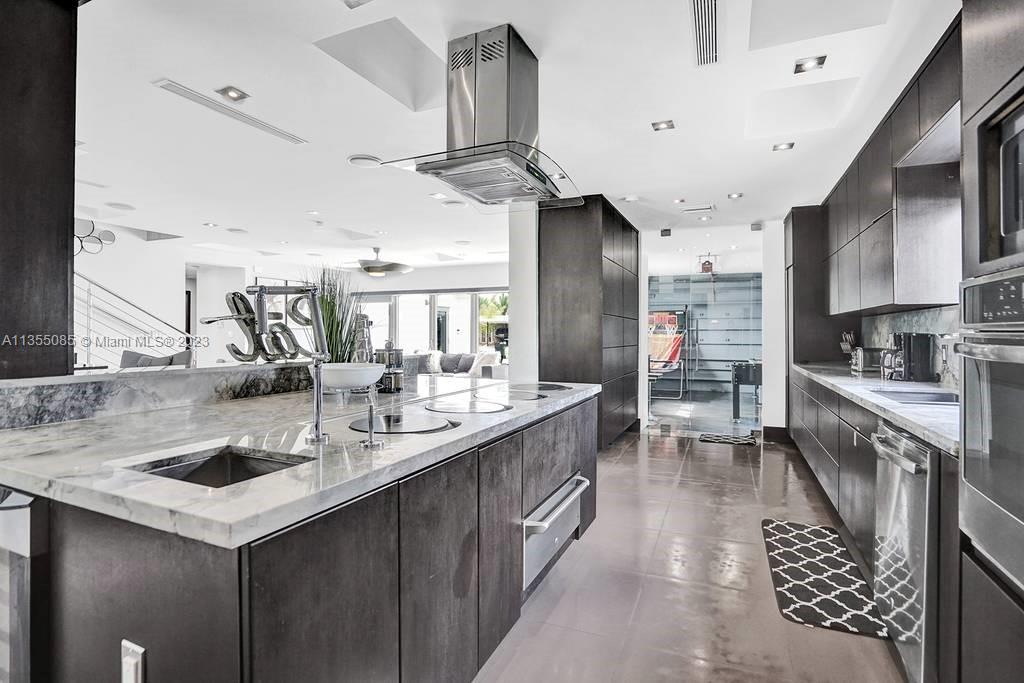 LAUDERDALE ISLES NO 2-BLK - Residential