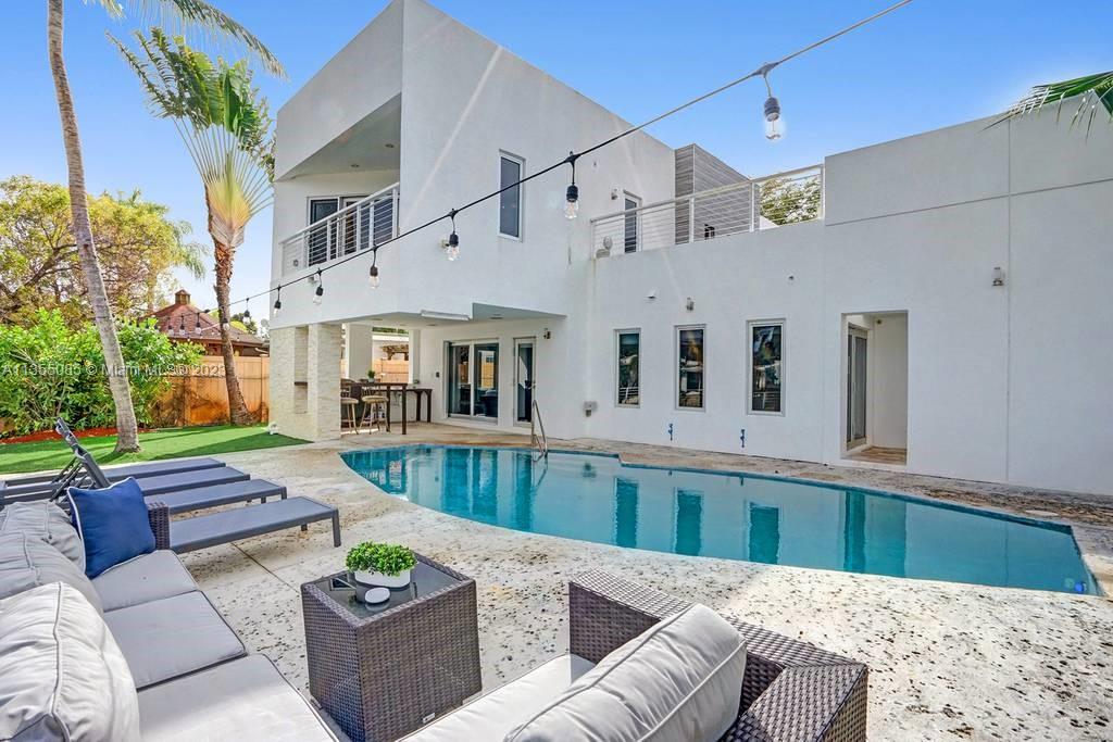 LAUDERDALE ISLES NO 2-BLK - Residential