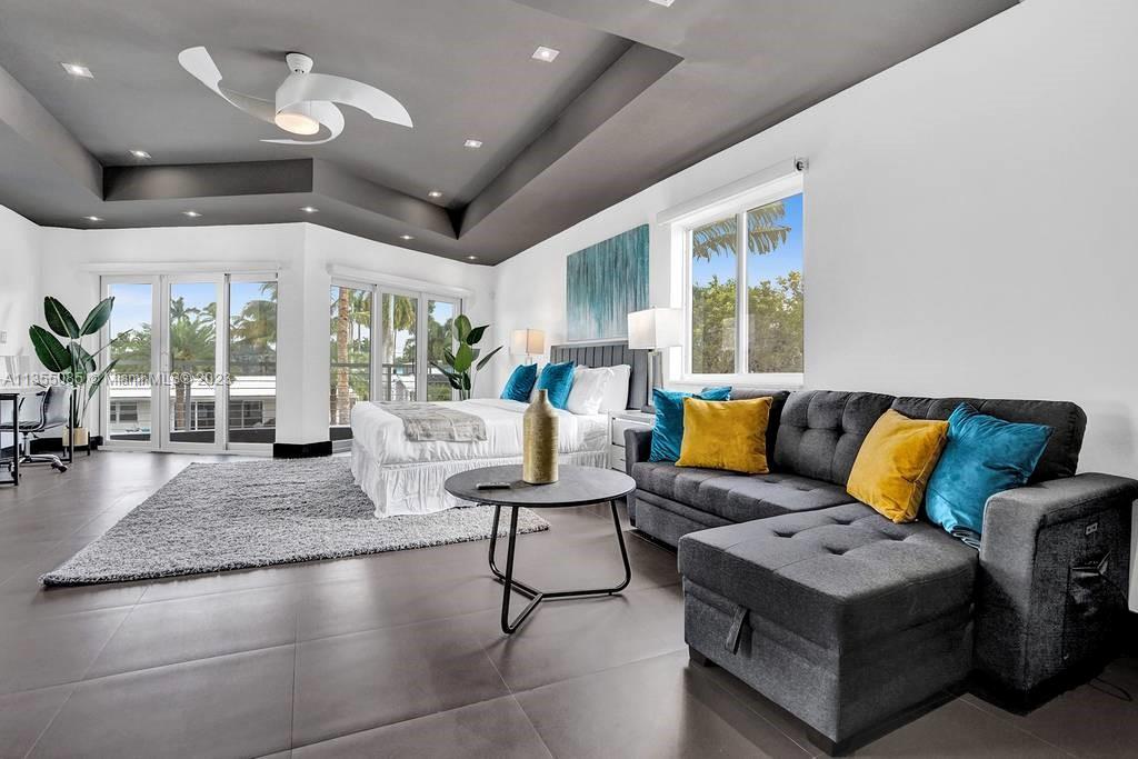 LAUDERDALE ISLES NO 2-BLK - Residential