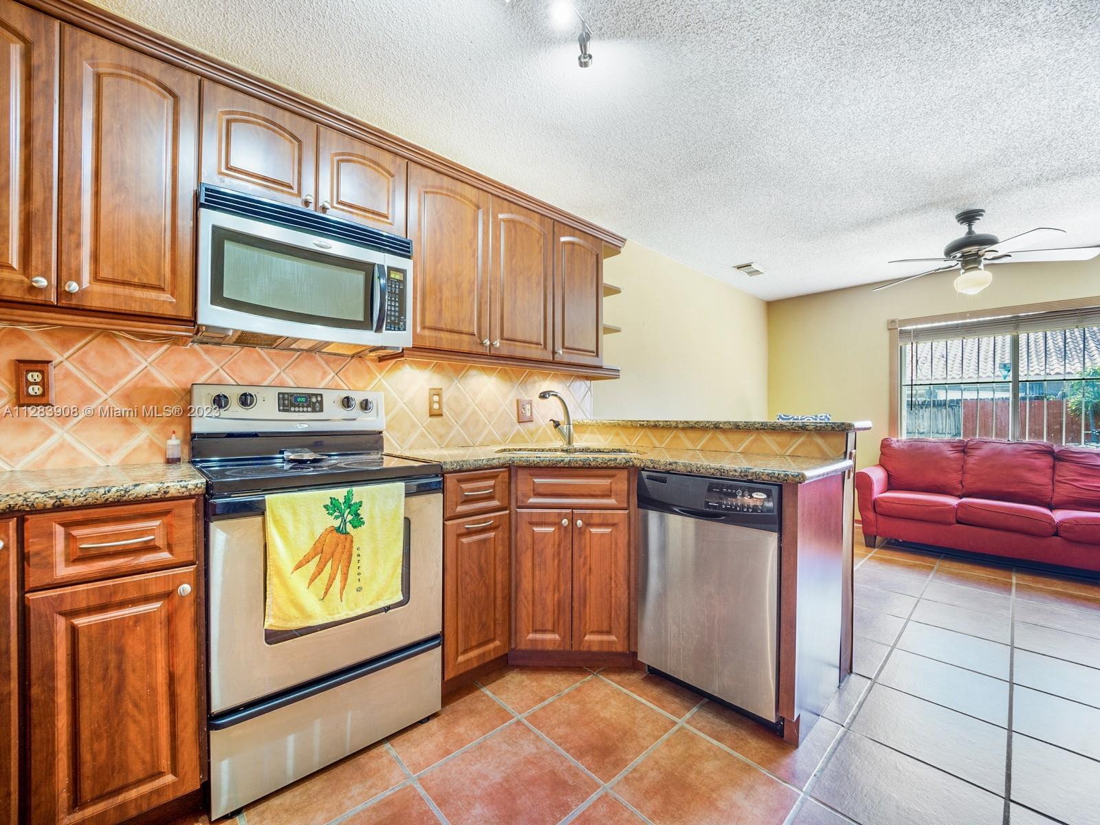 Photo 3 of 16 of 12014 SW 208th Ter house