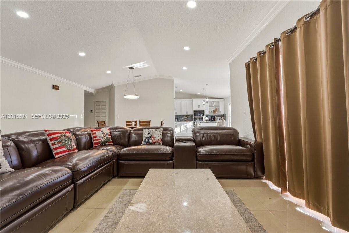 LIMEWOOD GROVE - Residential