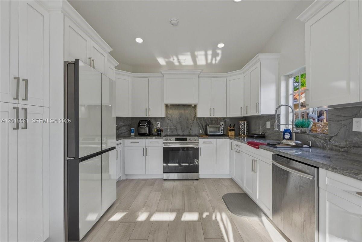 LIMEWOOD GROVE - Residential