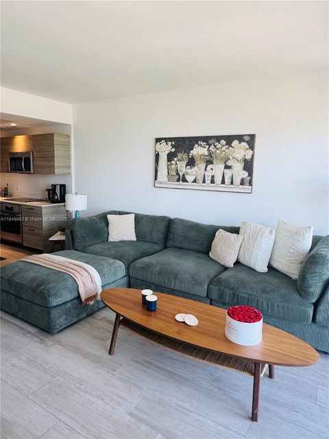 121 NE 34th St 2705 Miami FL 33137
