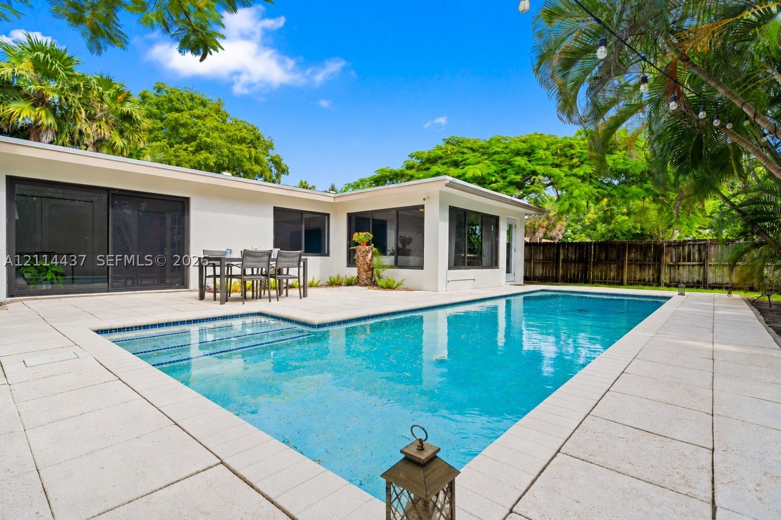 260 NW 36th St