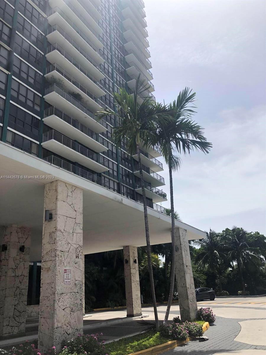 STEAL this amazing view! Motivated Seller! Competitively priced 2 bedroom, 2 bath corner unit (1,316 sq ft) with beautiful unobstructed panoramic views. New Bosch AC unit. Lots of natural light, large wrap around balcony, wall-to-wall windows in each bedroom, and very large master suite with huge walk-in closet.
Conveniently located in Upper Eastside, walking distance to parks, local shops, and restaurants. Full-service building includes tennis courts, spa, library, pool, renovated gym, doorman/valet, convenience shop and cafe. HOA includes cable, water and sewer. Building in renovation for its 40-year recertification with projects that will ultimately improve the unit's future value. Buyer will assume current special assessment which is $1330.83/month. CASH BUYERS ONLY.